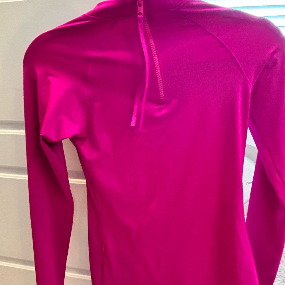 Athleta North Point Rashguard - Picture 4 of 6